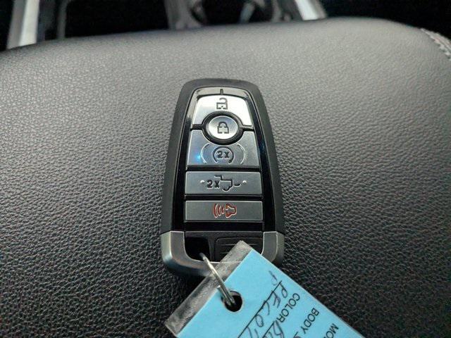 Photo of 2023 Agate Black Metallic Ford F-250