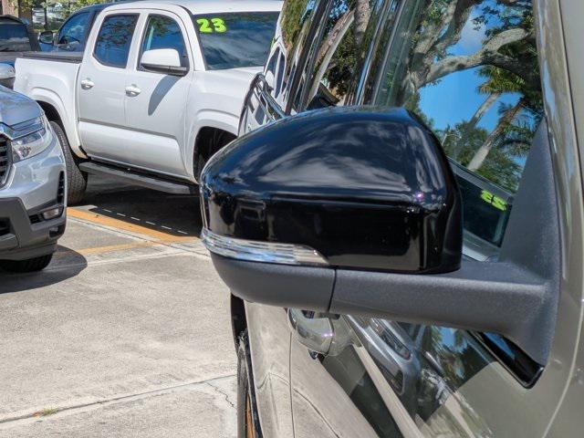 Photo of 2025 WILD GREEN Ford Expedition