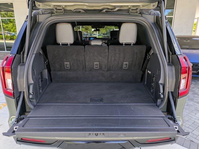 Photo of 2025 WILD GREEN Ford Expedition