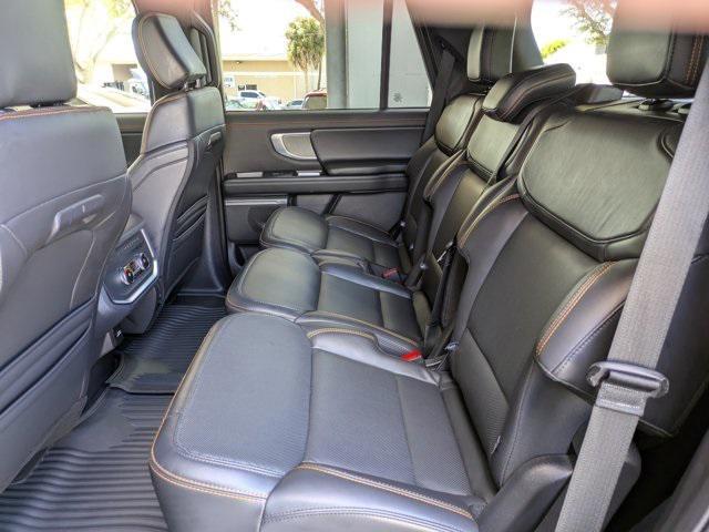 Photo of 2025 WILD GREEN Ford Expedition