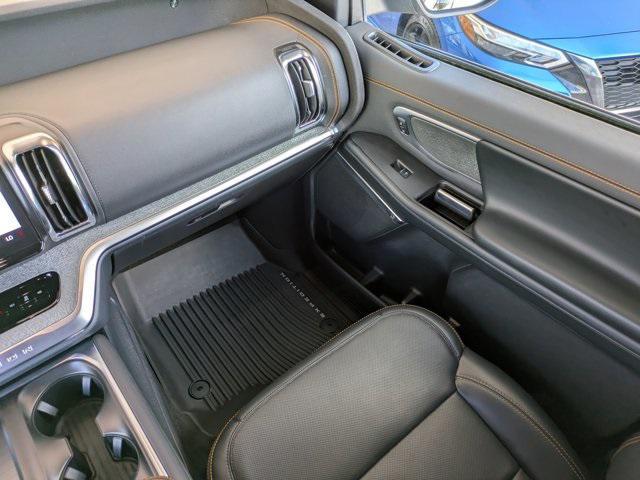 Photo of 2025 WILD GREEN Ford Expedition
