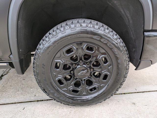 Photo of 2024 Black Chevrolet Silverado 2500