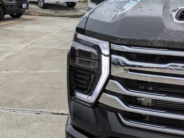 Photo of 2024 Black Chevrolet Silverado 2500