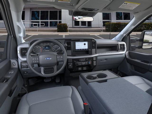 Photo of 2025 Oxford White Ford F-250