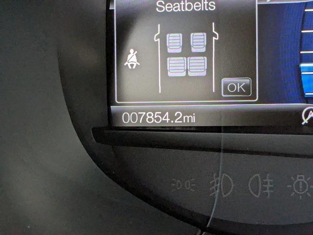 Photo of 2022 Oxford White Ford Edge