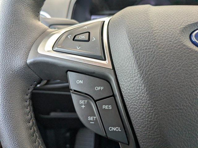 Photo of 2022 Oxford White Ford Edge