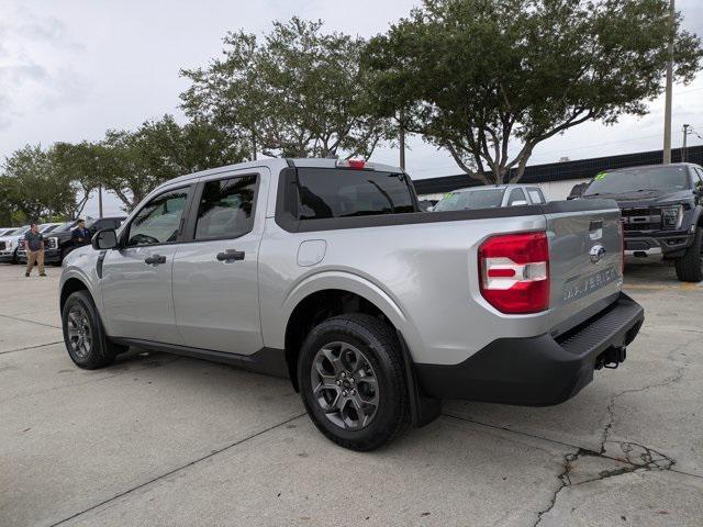 Photo of 2022 Iconic Silver Metallic Ford Maverick