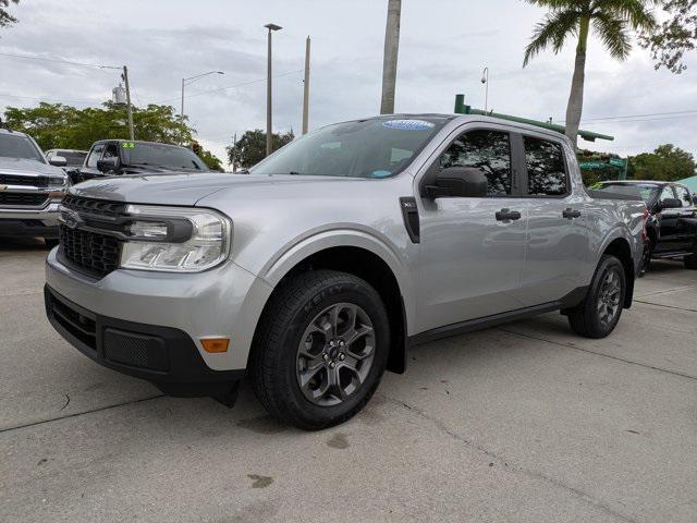 Photo of 2022 Iconic Silver Metallic Ford Maverick