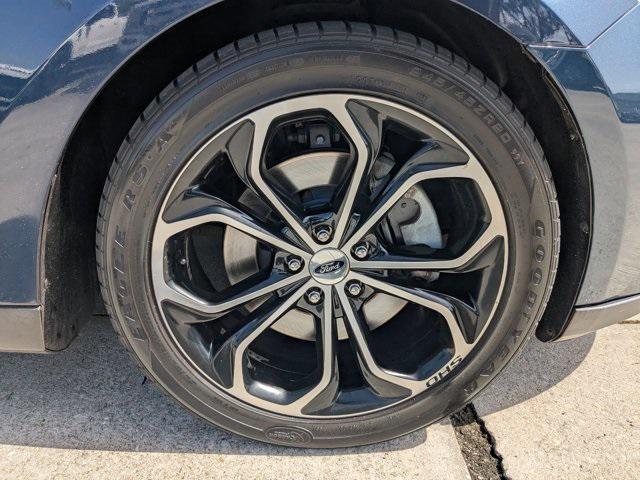 Photo of 2016 Blue Jeans Ford Taurus