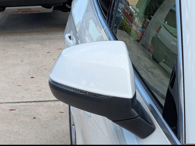 Photo of 2022 Glacier White Metallic Audi Q5