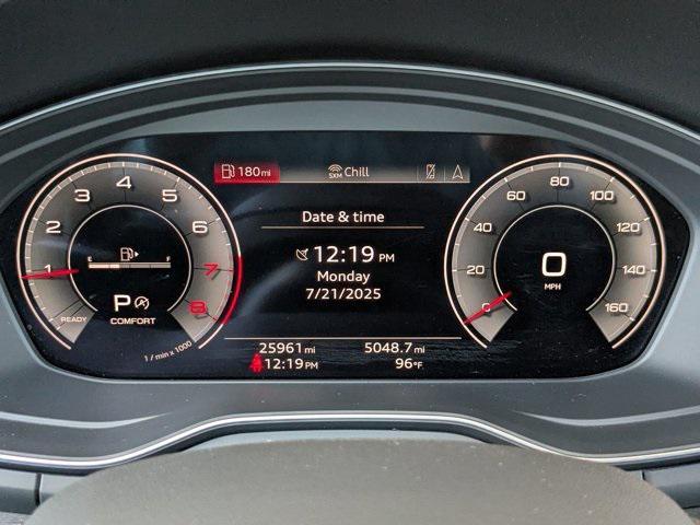 Photo of 2022 Glacier White Metallic Audi Q5