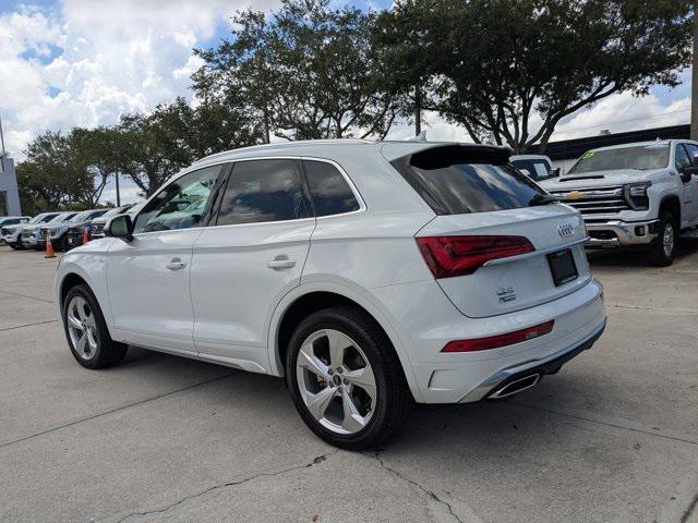 Photo of 2022 Glacier White Metallic Audi Q5