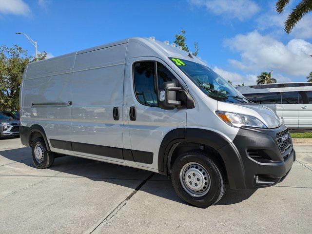 Photo of 2024 Bright Silver Metallic Clearcoat RAM ProMaster 3500