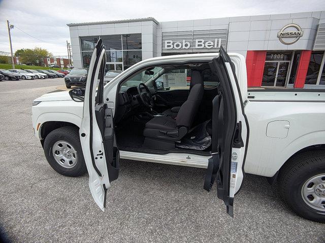 Photo of 2025 Glacier White Nissan Frontier
