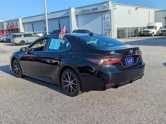 Photo of 2021 Midnight Black Metallic Toyota Camry