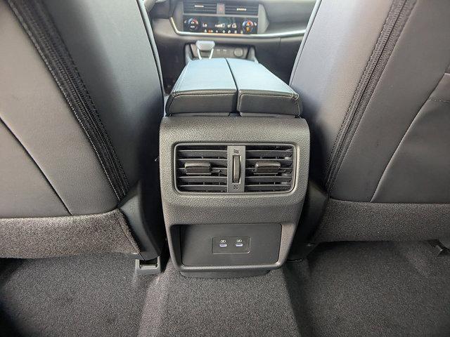 Photo of 2025 Super Black Nissan Rogue