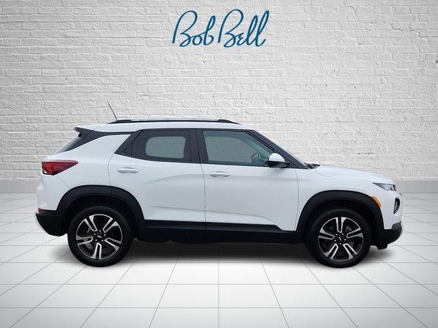 Photo of 2023 Summit White Chevrolet Trailblazer