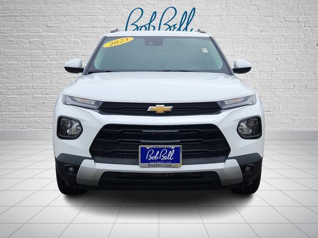 Photo of 2023 Summit White Chevrolet Trailblazer