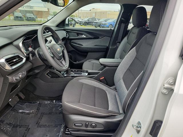 Photo of 2023 Summit White Chevrolet Trailblazer