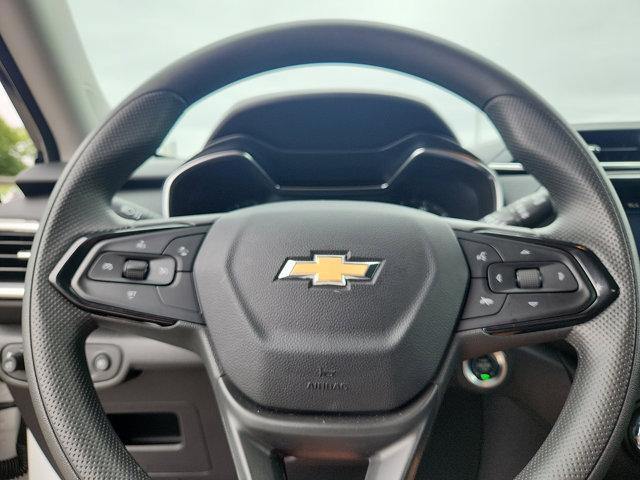 Photo of 2023 Summit White Chevrolet Trailblazer