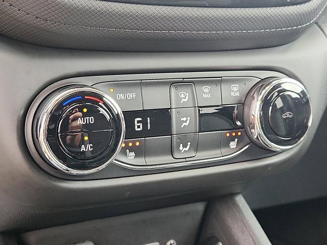 Photo of 2023 Summit White Chevrolet Trailblazer