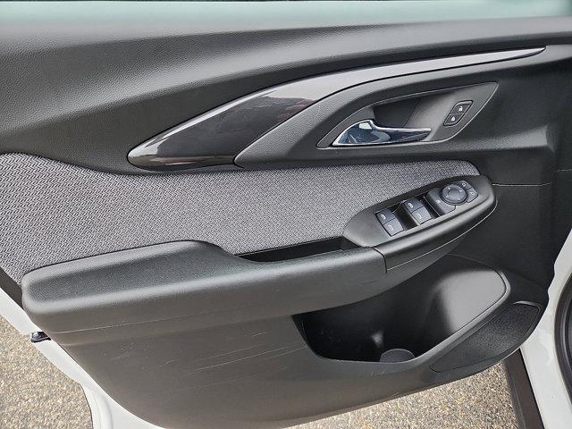 Photo of 2023 Summit White Chevrolet Trailblazer