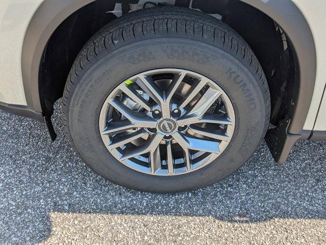 Photo of 2025 Everest White Pearl Nissan Rogue