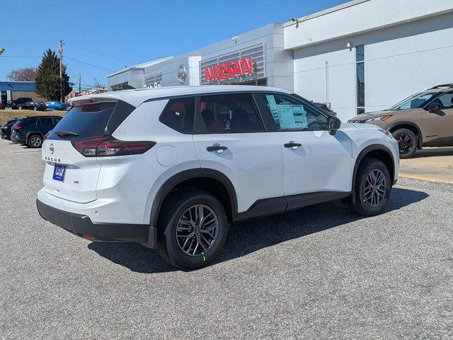 Photo of 2025 Everest White Pearl Nissan Rogue