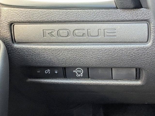 Photo of 2025 Everest White Pearl Nissan Rogue