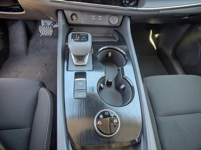 Photo of 2025 Everest White Pearl Nissan Rogue