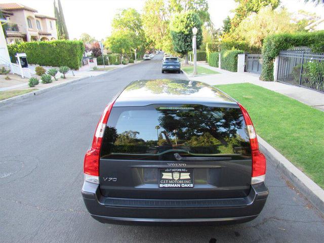 Photo of 2007 Titanium Gray Metallic Volvo V70
