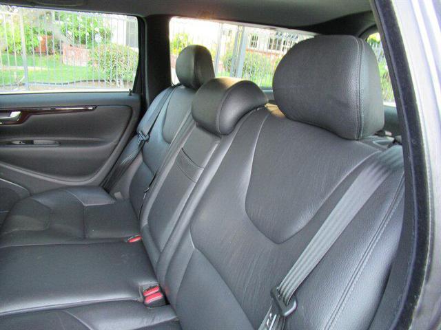 Photo of 2007 Titanium Gray Metallic Volvo V70