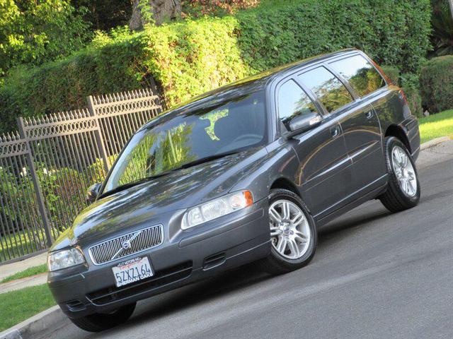 Photo of 2007 Titanium Gray Metallic Volvo V70