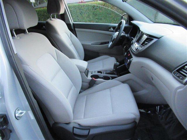 Photo of 2018 Molten Silver Hyundai TUCSON
