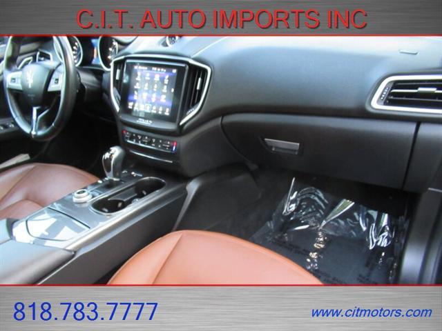 Photo of 2018 Nero Maserati Ghibli