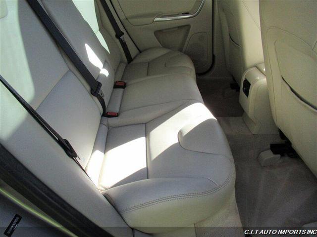 Photo of 2016 Tan Volvo XC60
