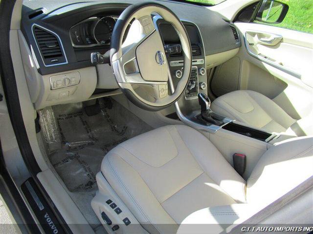 Photo of 2016 Tan Volvo XC60