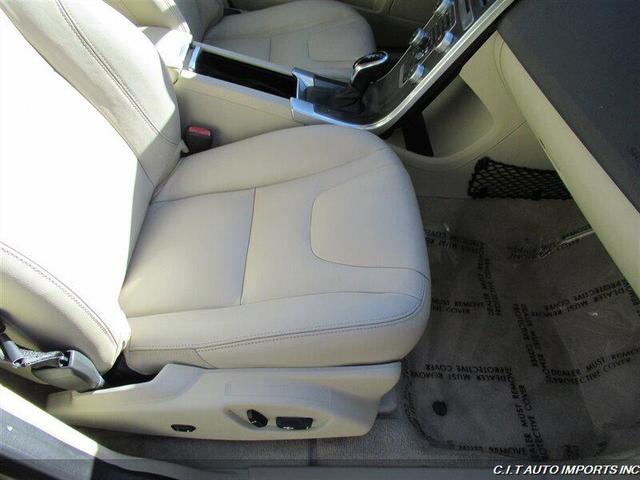 Photo of 2016 Tan Volvo XC60