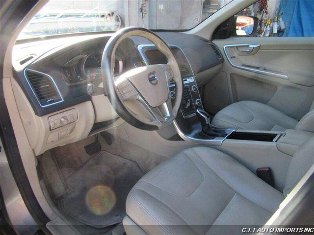 Photo of 2016 Tan Volvo XC60