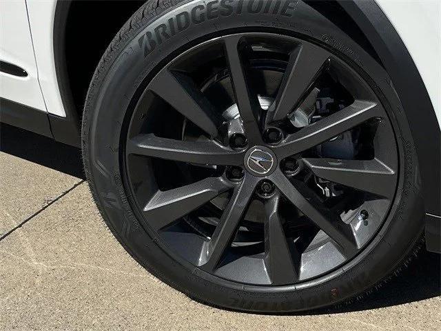 Photo of 2025 Platinum White Pearl Acura MDX