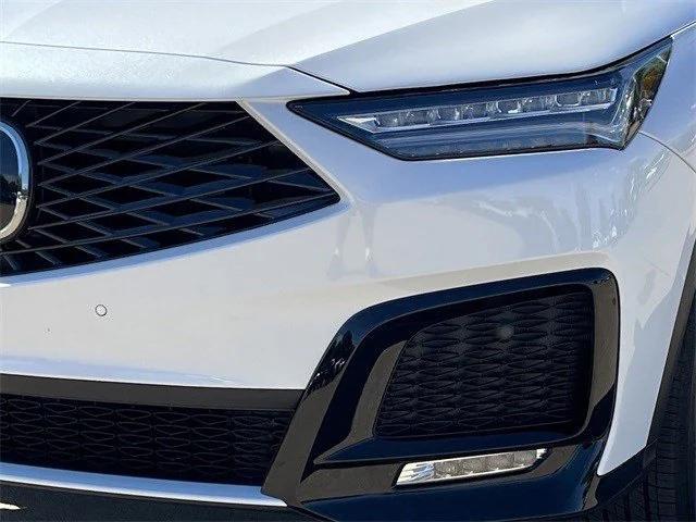 Photo of 2025 Platinum White Pearl Acura MDX