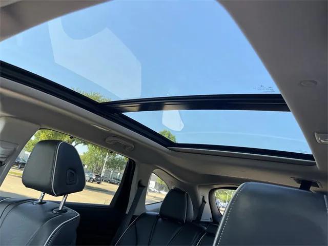 Photo of 2022 Platinum White Pearl Acura MDX