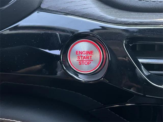 Photo of 2022 Platinum White Pearl Acura MDX