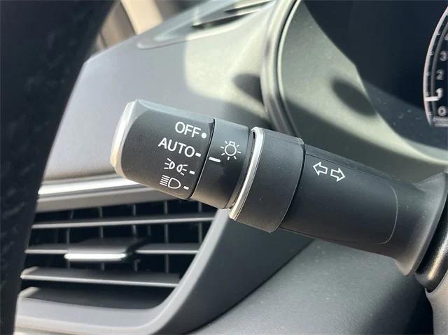 Photo of 2025 Lunar Silver Metallic Acura TLX