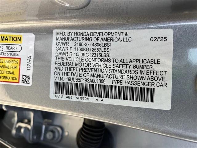 Photo of 2025 Lunar Silver Metallic Acura TLX