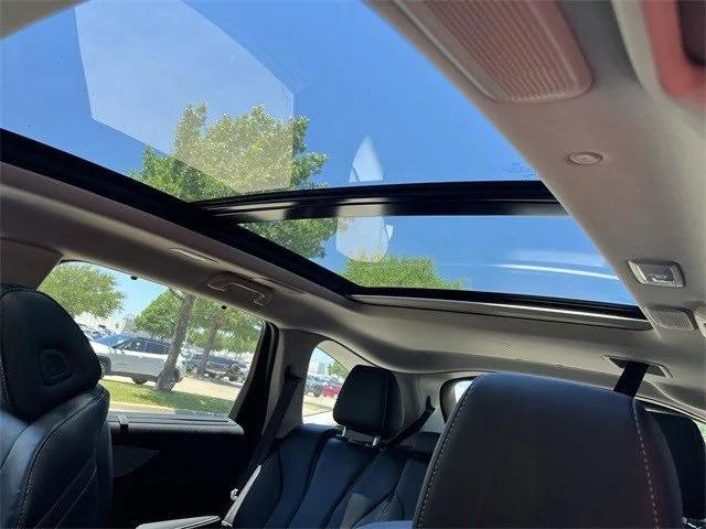 Photo of 2026 Platinum White Pearl Acura MDX