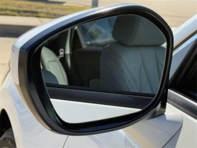 Photo of 2025 Platinum White Pearl Acura Integra