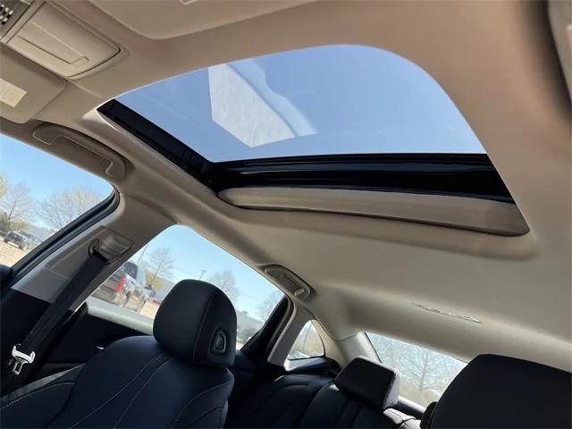 Photo of 2025 Liquid Carbon Metallic Acura TLX