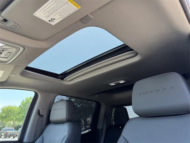 Photo of 2021 White Frost Tricoat GMC Sierra 1500
