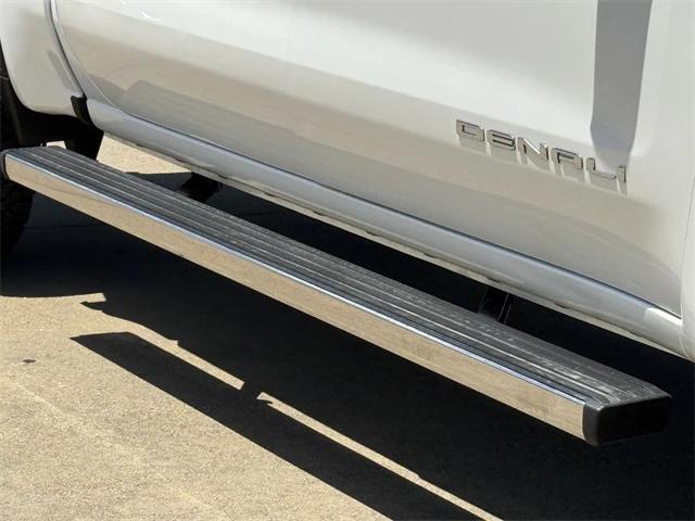 Photo of 2021 White Frost Tricoat GMC Sierra 1500